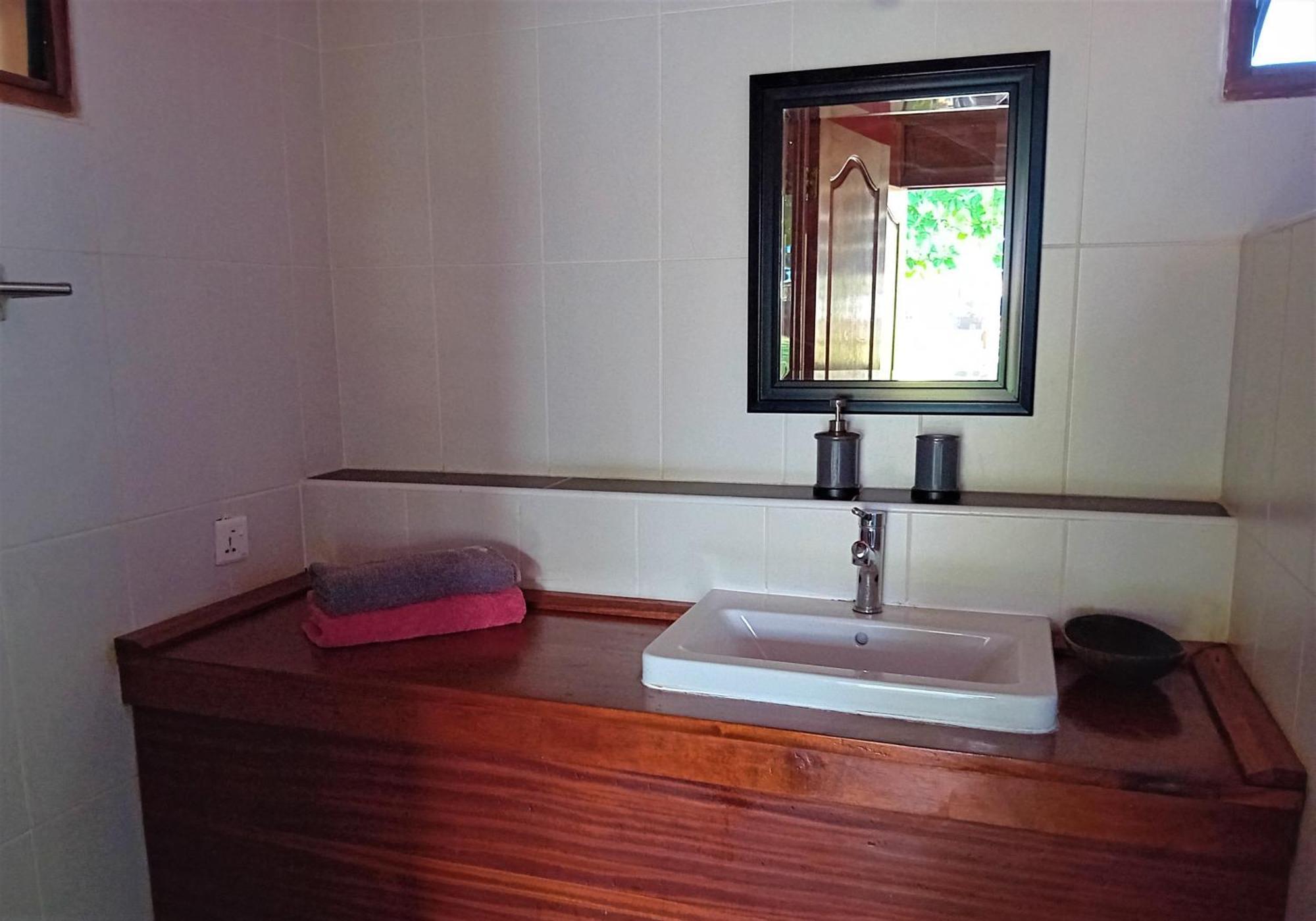 Ko-Sa Beach Resort Ltd Ampeni Bagian luar foto