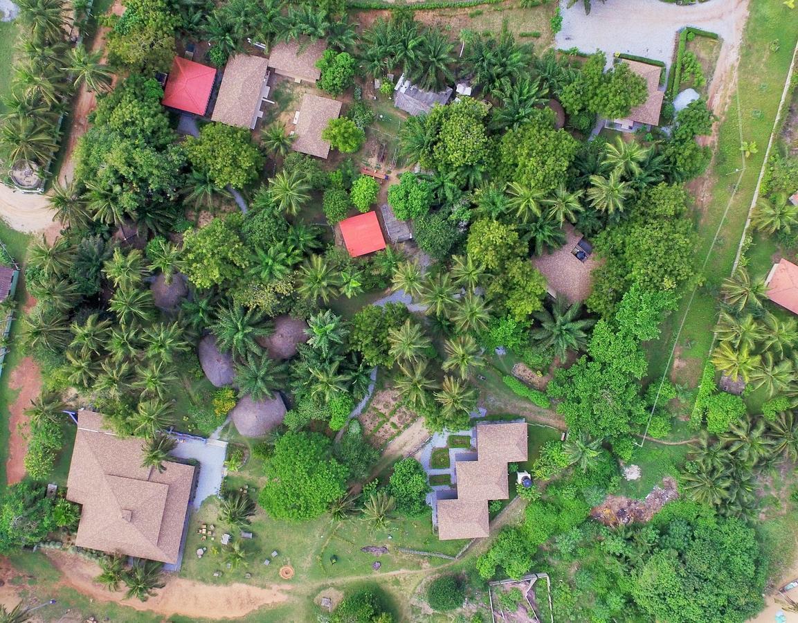 Ko-Sa Beach Resort Ltd Ampeni Bagian luar foto
